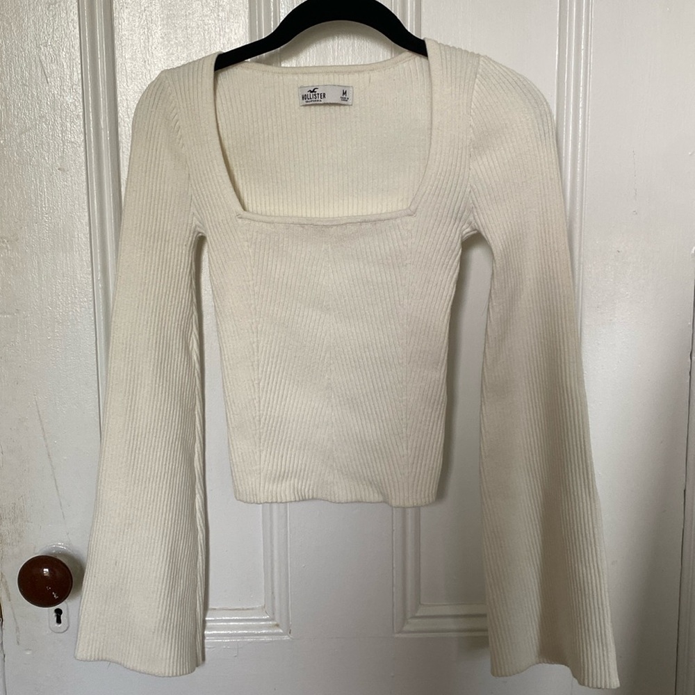 Women’s Hollister Cropped Cream Square Neckline Sweater w Flare Sleeves EUC